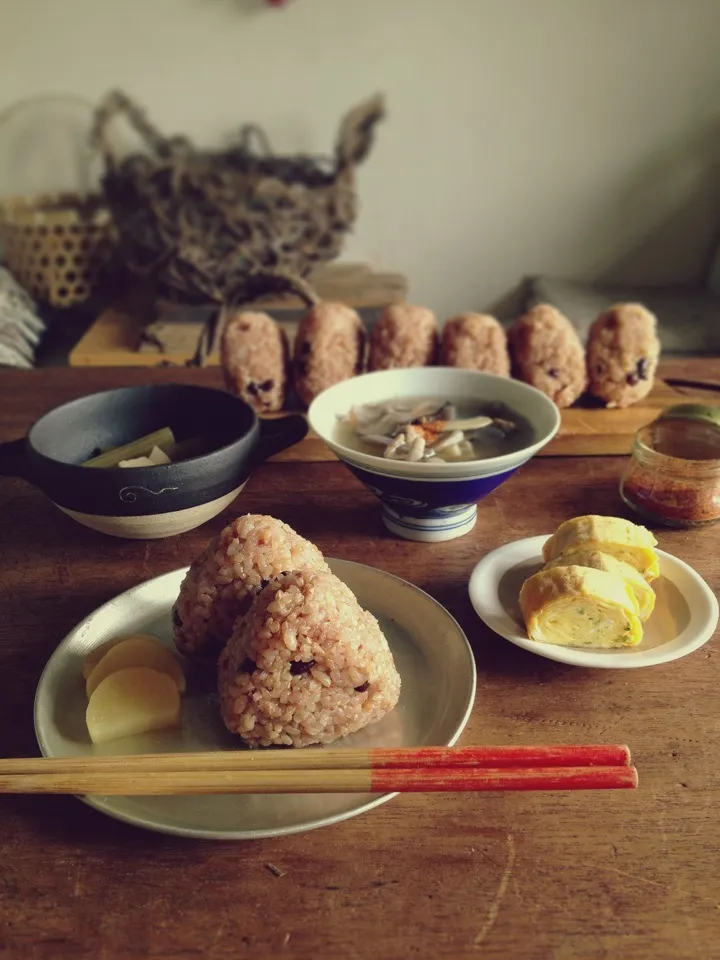 “ 本日のおむすび定食 ”|おたんこ食堂  d□~°さん