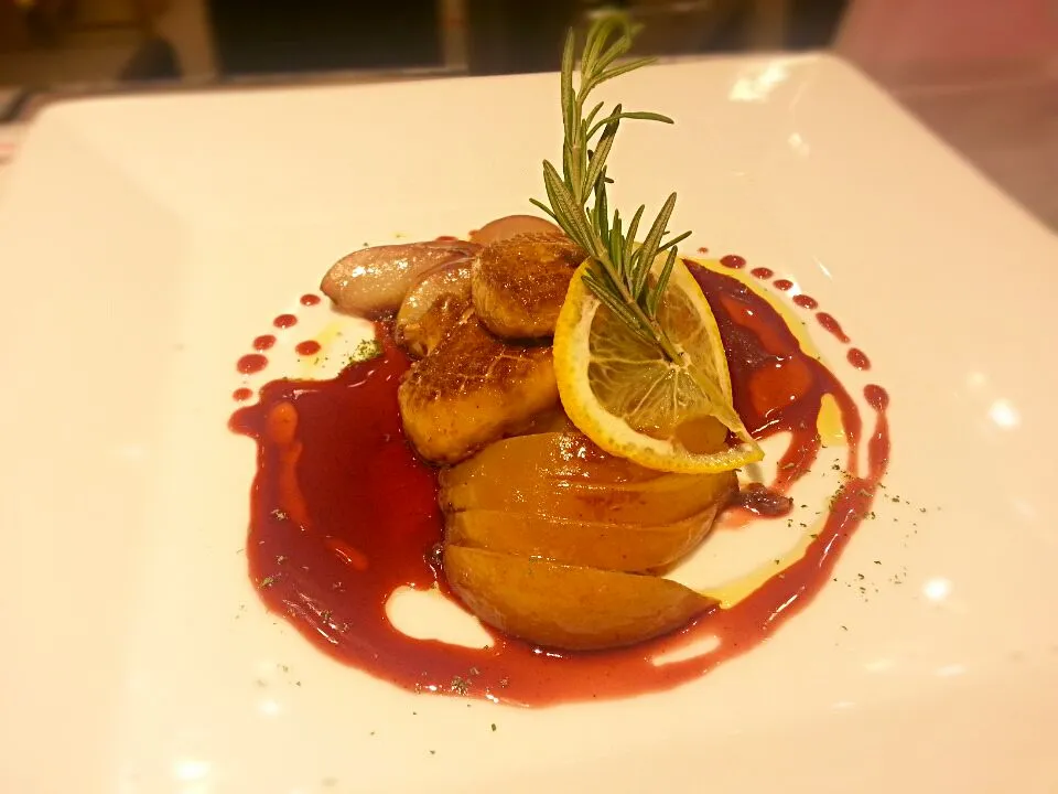 Foie gras with poached nectarine|Alex Smooth @ Gourmet deli (Siam Paragon)さん