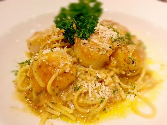 spaghetti seared scallop white clam sauce|Alex Smooth @ Gourmet deli (Siam Paragon)さん