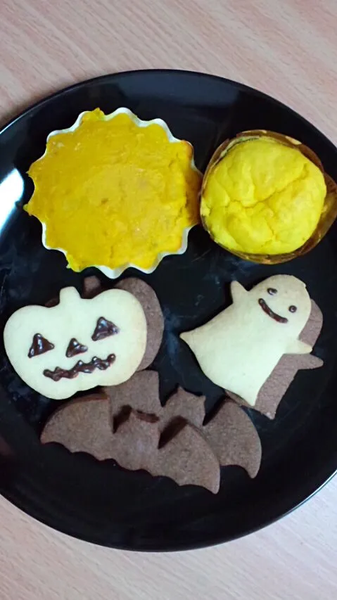 ハロウィンのお菓子(かぼちゃ入りスイートポテト、型抜きクッキー)|れいさん