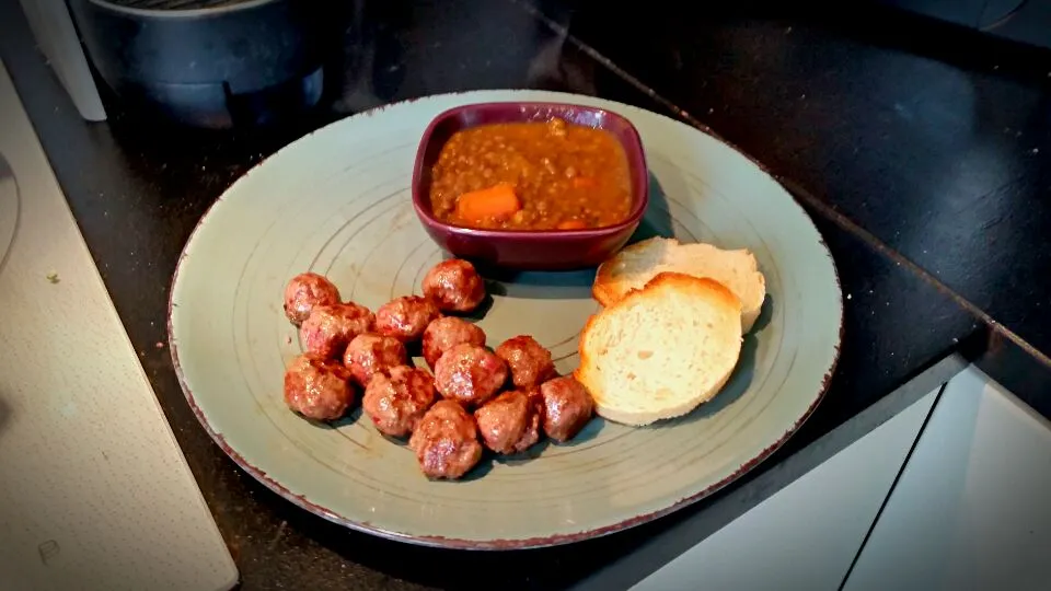 boulettes de viande et lentilles ( ou comment faire aimer les lentilles aux enfants hihi)|Anouar Aziouziさん