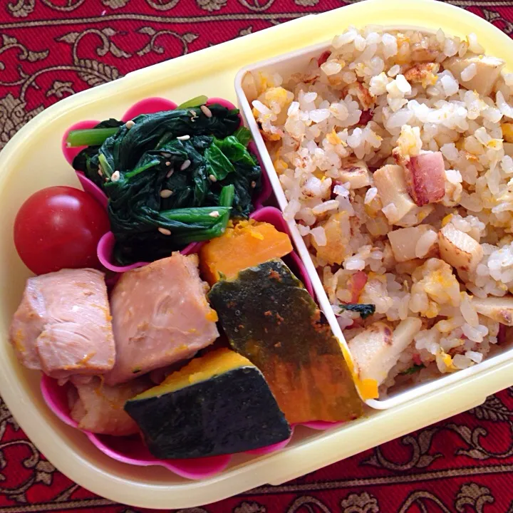 たけのこ炒飯と鶏肉と南瓜の煮物弁当|もえさん