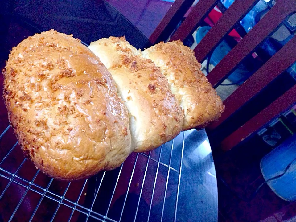 Japanese style coconut custard bread!!!|Angelique Maelyn Goさん