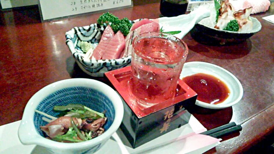 新カツヲの刺身と、生タコの刺身
日本酒🍶で頂きます。|Masatoさん