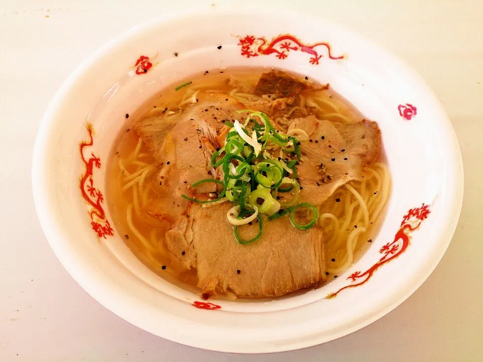 日本のラーメンを変える会🍜しお煮干し肉そば|ブラスワさん