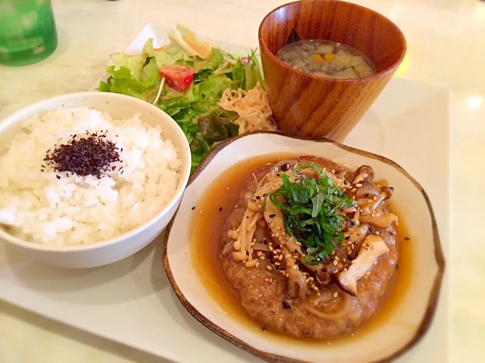 Snapdishの料理写真:ハンバーグランチ@ツートンカフェ|あほぱななさん