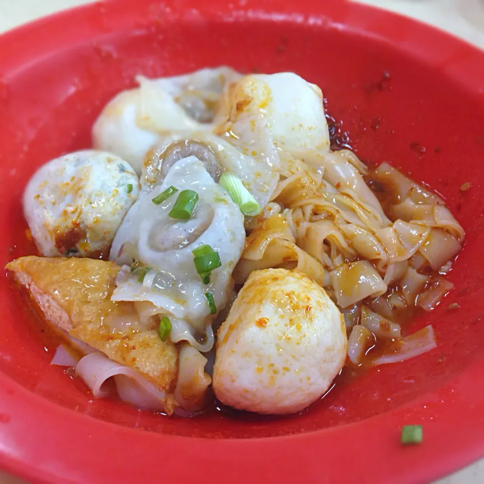 Snapdishの料理写真:Fishball noodles|willzさん