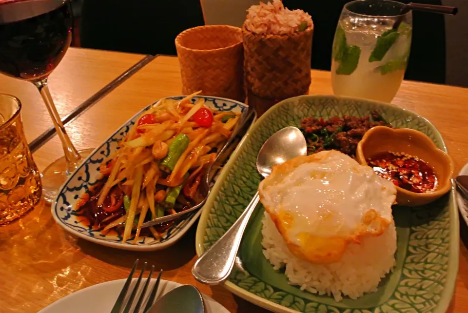 Dinner at Soul Food, Bangkok,  Thailand. Papaya Salad and Lamb Graprow|genさん