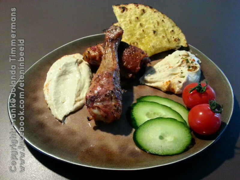 Chicken, babaganoush, hummus and bread|Frank&Jolanda - Eteninbeeldさん