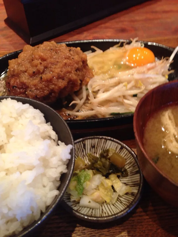 久しぶりの鳥ハンバーグ定食|やまち〜さん