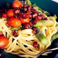 Pasta with cherry tomatoes. green asparagus and bacon|ani schiさん