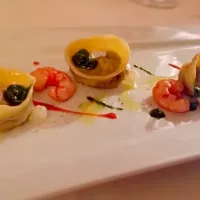 Snapdishの料理写真:Raviolo di lumache, gamberi e finocchio|Roberto Anesiさん