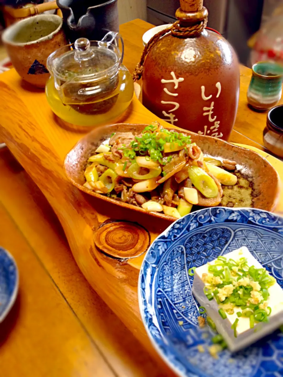 豚軟骨と長葱の生姜焼き・冷奴・芋焼酎は静岡茶で割って|まゆさんさん