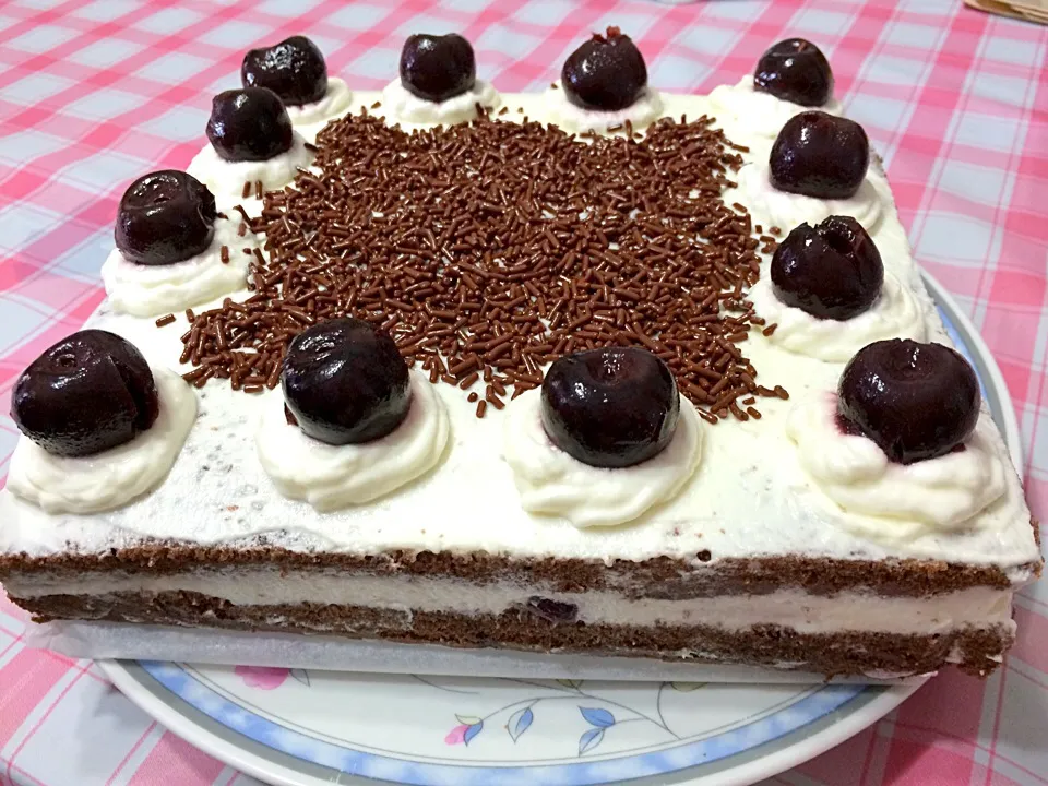 Snapdishの料理写真:blackforest cake|shirlynさん