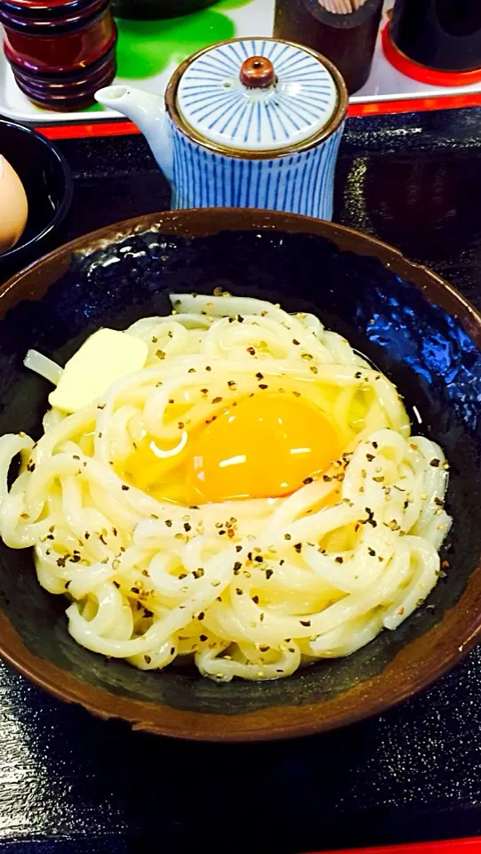 Snapdishの料理写真:香川県 手打ち十段うどん馬鹿一代  釜バターうどん|caliswangin0748さん