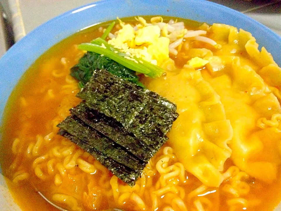 Kimchi Ramen with Dumpling|M☮さん