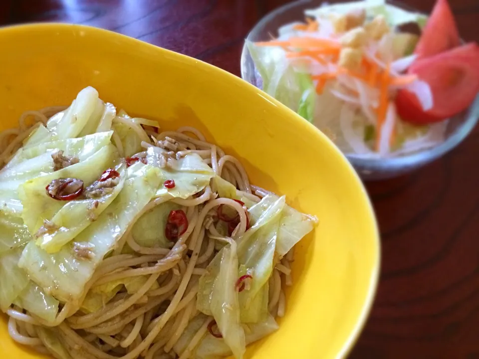 (怠け飯)春キャベツのアンチョビパスタ|Hiropanさん