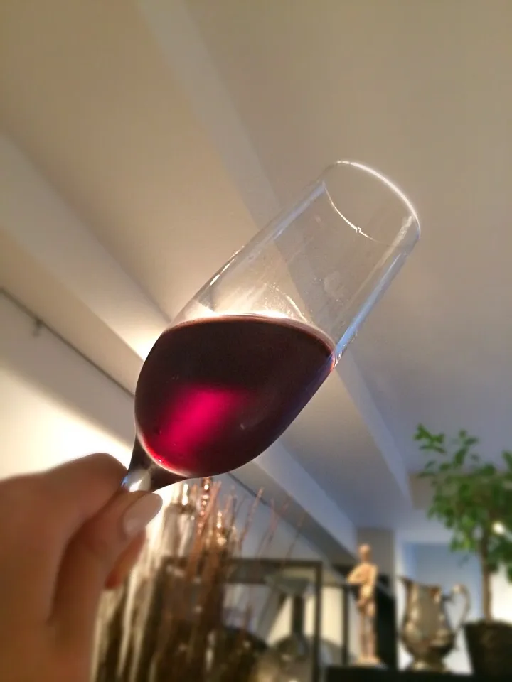 Lovely red sparkling wine from Crimea;)|aястасияさん