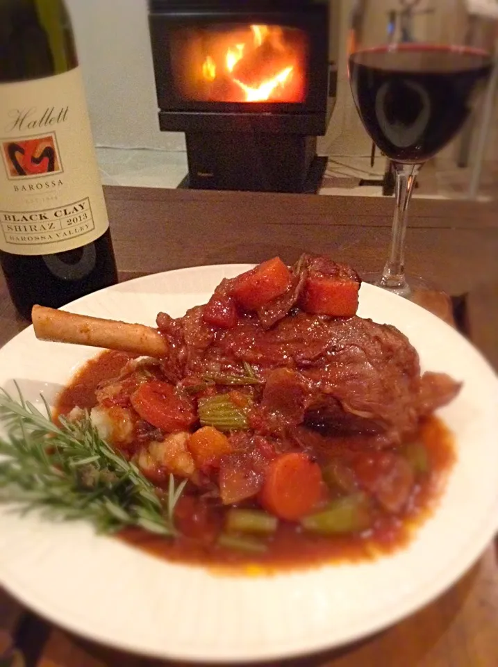 Snapdishの料理写真:Slow cooked lamb shank with honey mustard rosemary red wine and garlic mashed potato|woodfiredさん