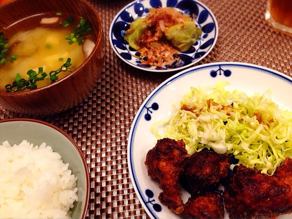 Snapdishの料理写真:鶏の塩麹竜田揚げ  焼きナス  味噌汁 りんご|ikukoさん