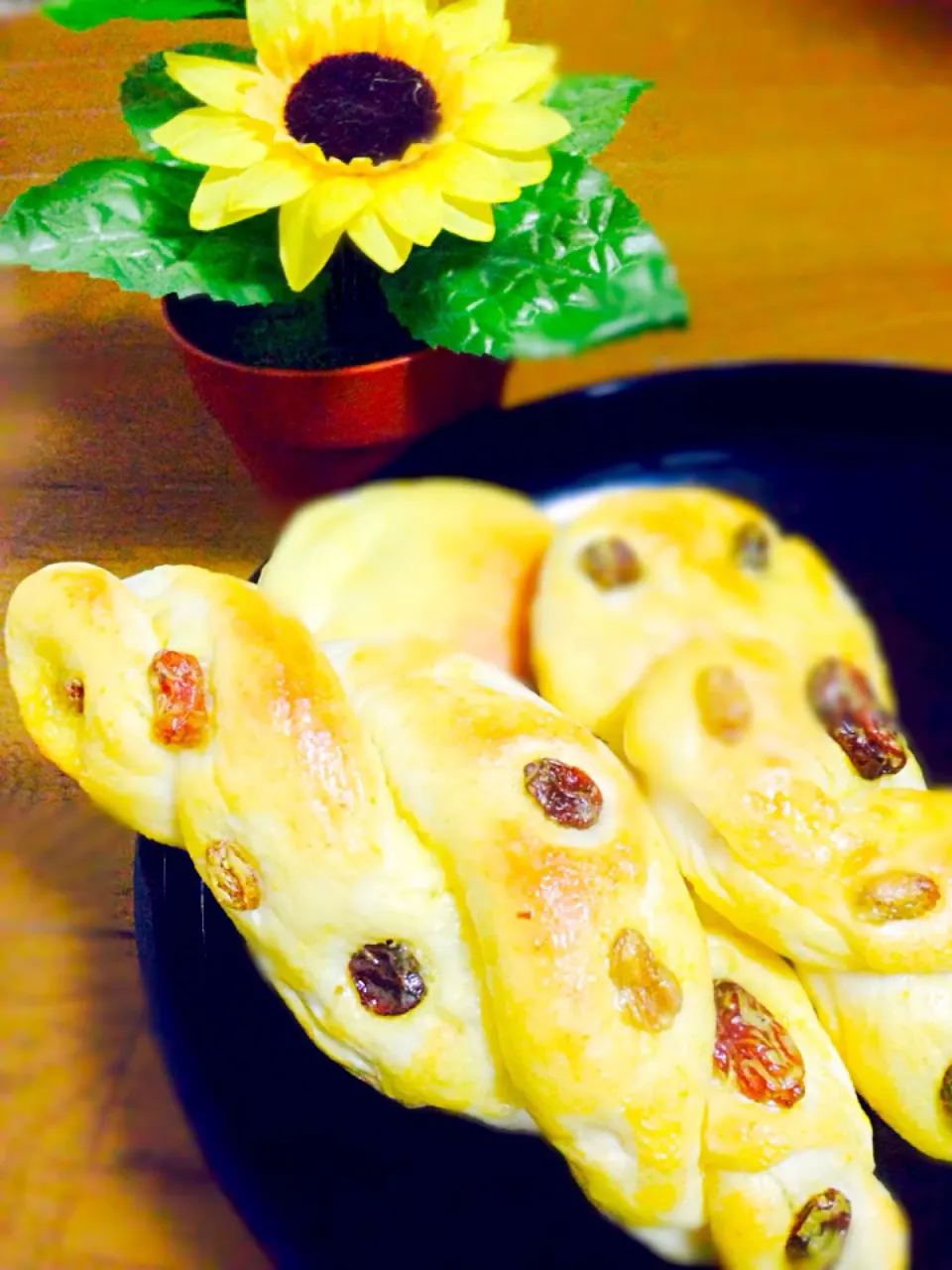 Raisin bread.|アジザさん