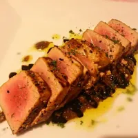 Snapdishの料理写真:seared tuna with roasted chili balsamic|Alex Smooth @ Gourmet deli (Siam Paragon)さん