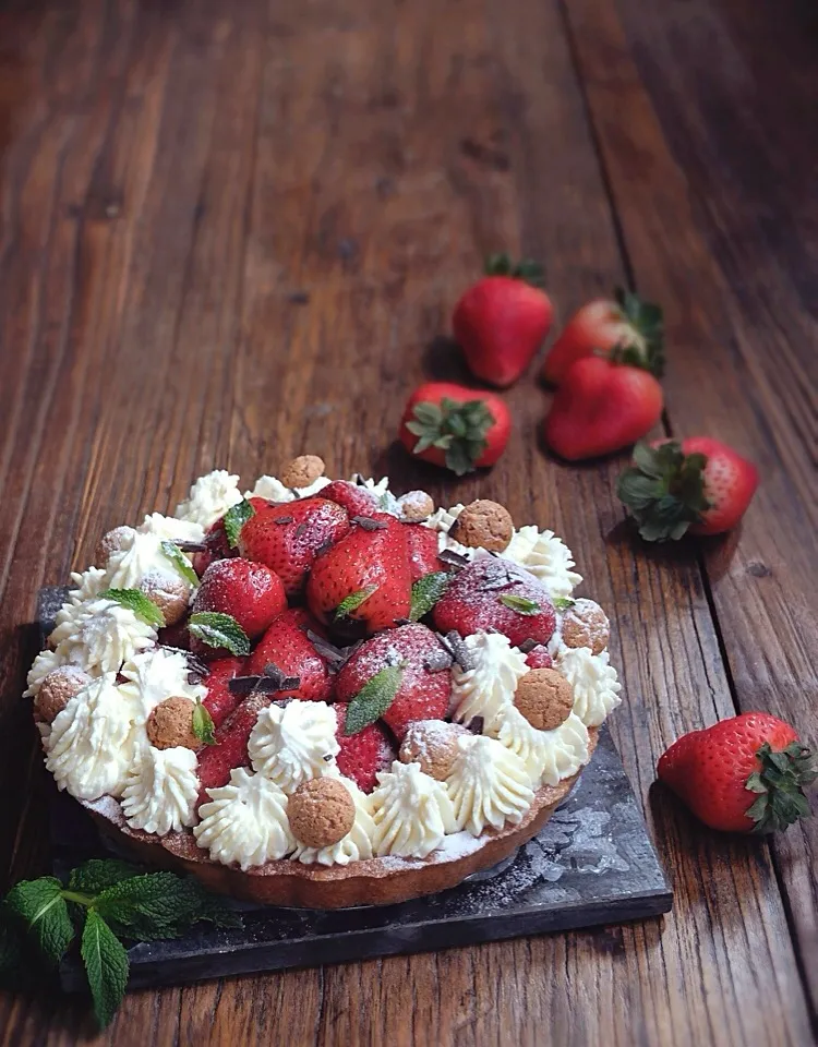 Snapdishの料理写真:Balsamic strawberries and mascarpone tart/バルサミコイチゴとマスカルポーネのタルト|rick chanさん