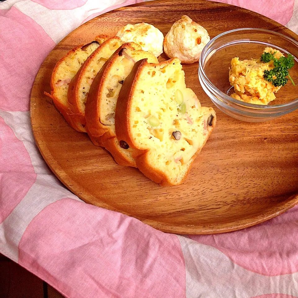 cake sale / pao de queijo / sweet potato salad|azuuuzaさん