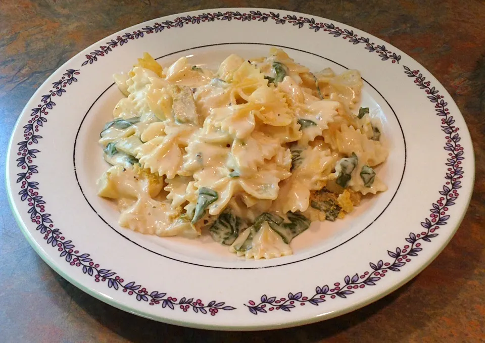 Spinach & Artichoke Pasta|http://melissasmenu.wordpress.com/さん