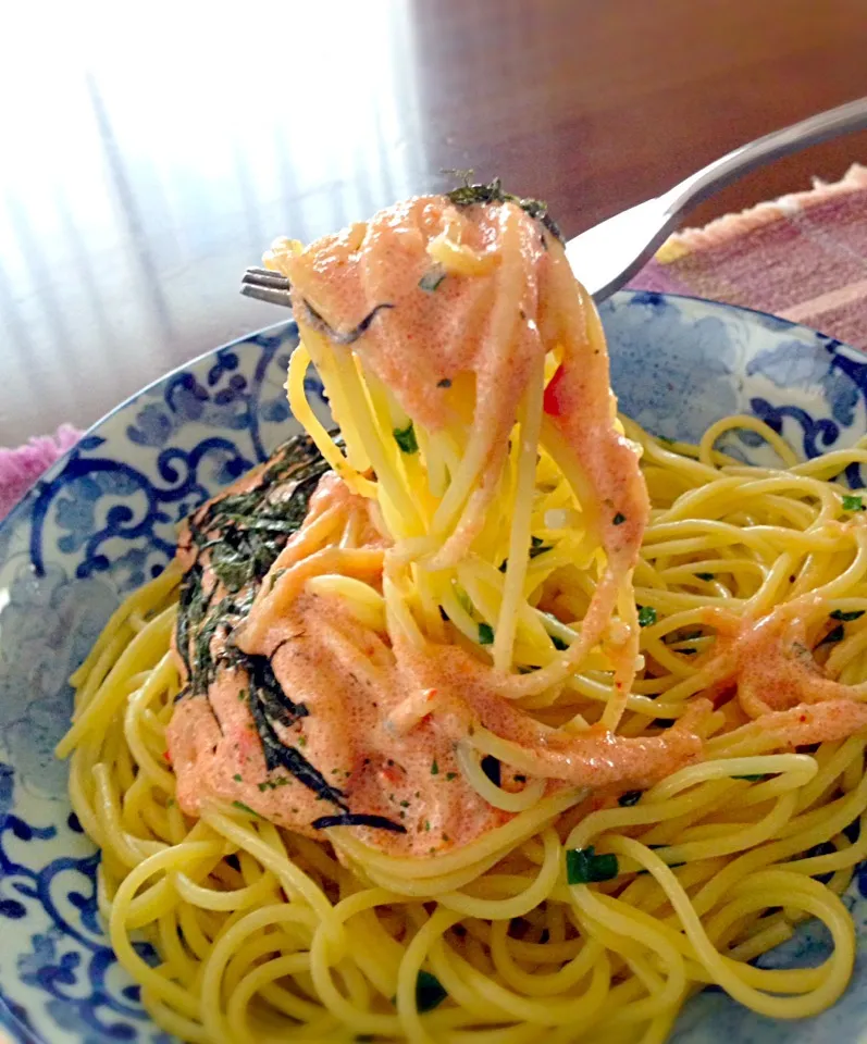 Snapdishの料理写真:オヤジ特製「明太子のピリ辛クリームパスタ」|TETSU♪😋さん