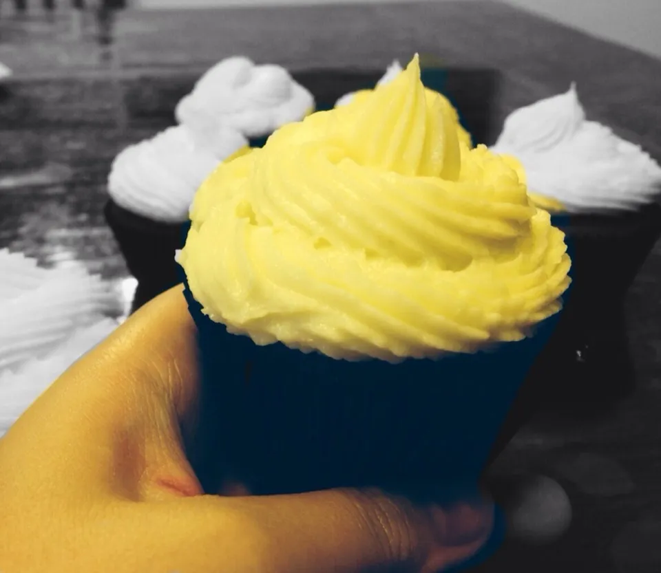 Snapdishの料理写真:レッドベルベットカップケーキ Red Velvet Cupcakes|brendieeeさん