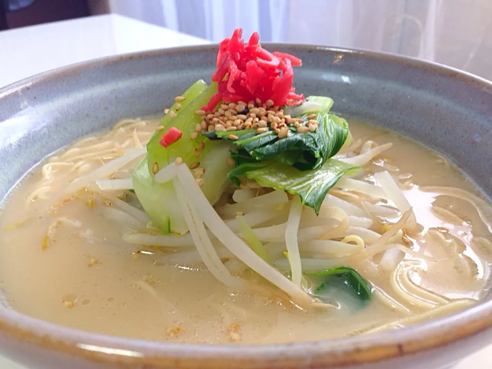 Snapdishの料理写真:お野菜いっぱい博多ラーメン|Yochipyさん