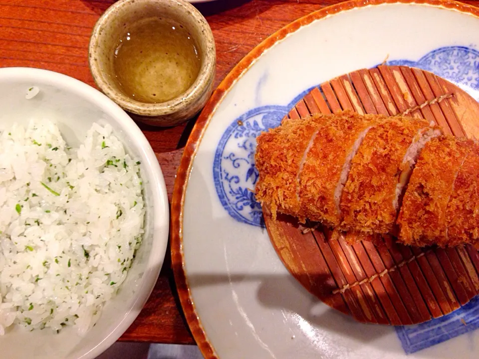 てごねとんかつ定食|takashiwagaさん