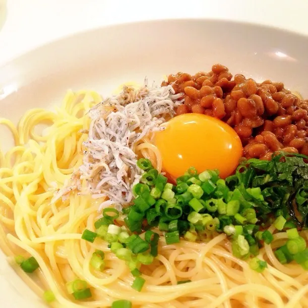 茹でてのっけるだけ！納豆パスタ。|omacchaさん