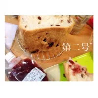 Snapdishの料理写真:レーズン食パン|はるちょんさん