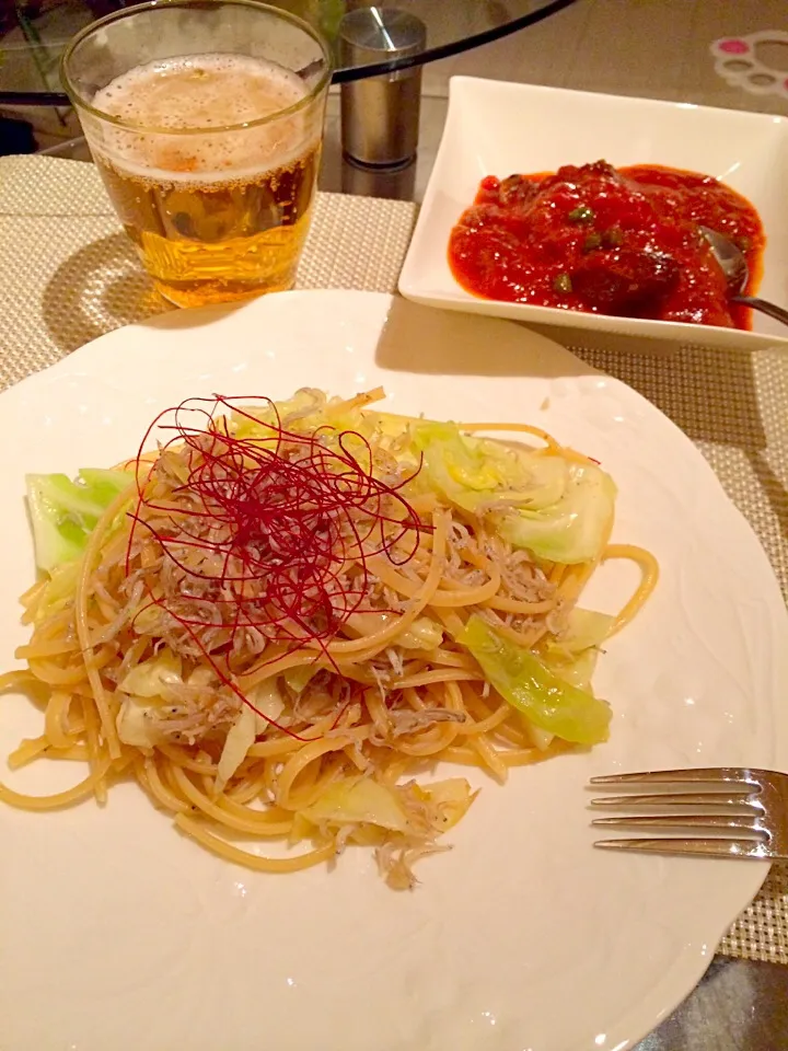 キャベツとアンチョビ、シラスのパスタ   牛すね肉のトマト煮込み〜♪a〜nd ルービ〜♪|akikotakahashiさん