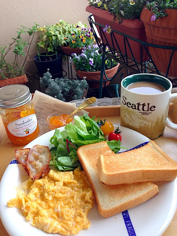 休日ブランチ☕️🍞🍅|まみりんごさん