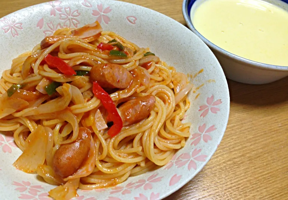 Snapdishの料理写真:ナポリタンランチ🍝|川上千尋さん