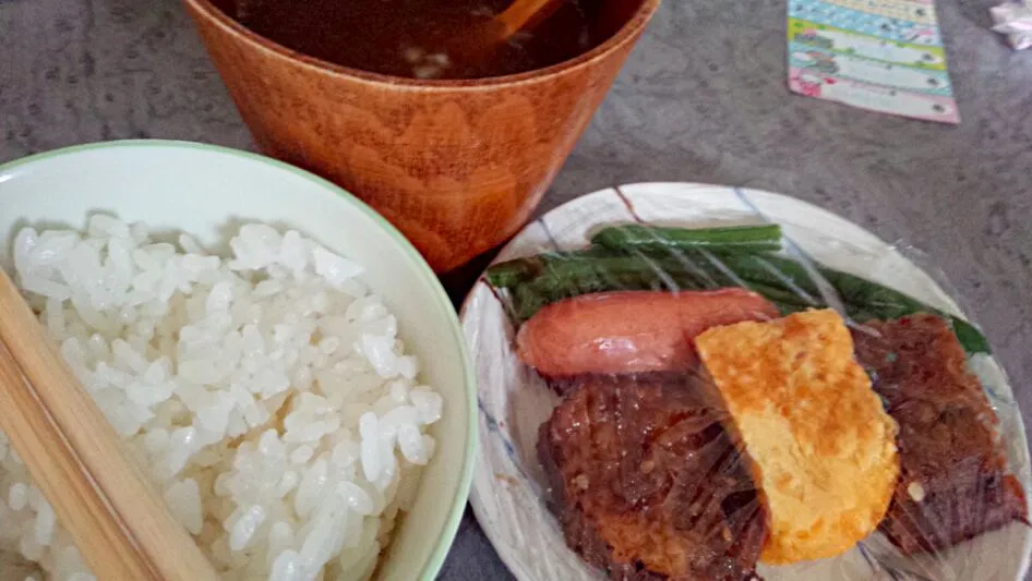 昼飯なぅ|りなさん