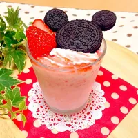 Snapdishの料理写真:ストロベリーフラペチーノ❤︎|りぃさん