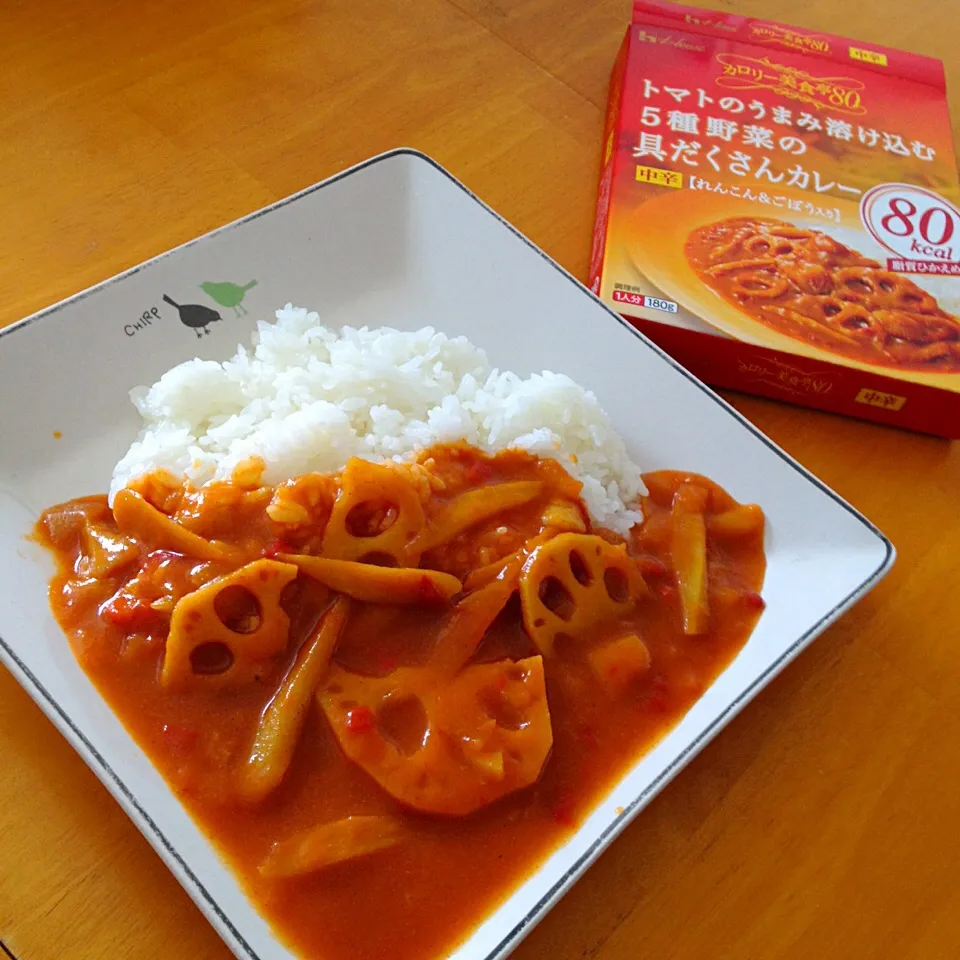 ハウス カロリー美食亭80 トマトのうまみ溶け込む5種類の具だくさんカレー|カウンター嬢さん