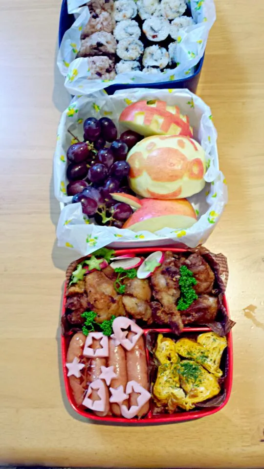 Snapdishの料理写真:夕飯の残りものやらでお弁当作ったよ！
明日どっか行くとするか！|Akemi Fujitaさん