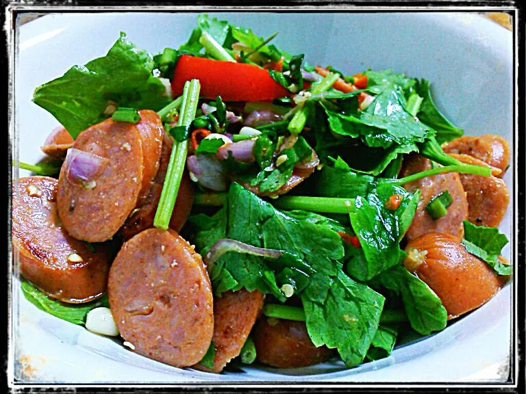 Sausages with Thai Dresses Salad|la diableさん