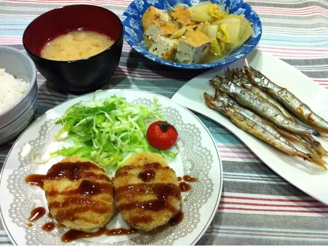 ほくほくコロッケ・ししゃも・白菜とがんも煮浸し・新筍ちくわ味噌汁|まーままさん