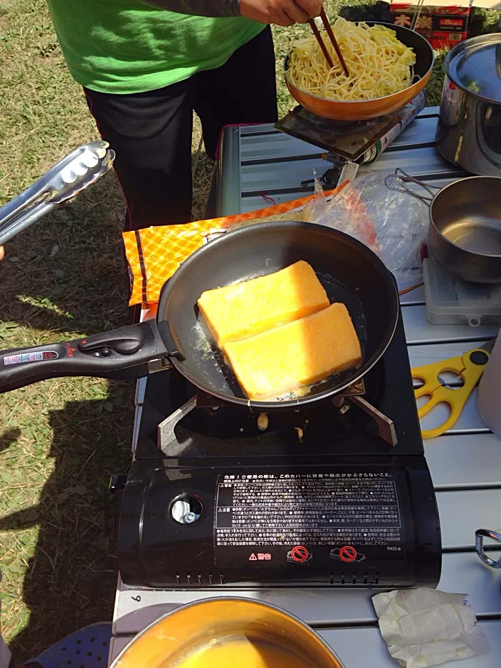 キャンプでフレンチトースト。|まおさん