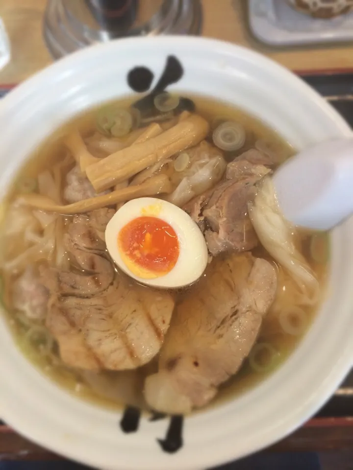 Snapdishの料理写真:花鳥風月ラーメン(醤油)|raku_darさん