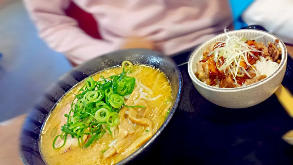 Snapdishの料理写真:miso ramen and chasyu gohan|kath.ozakiさん