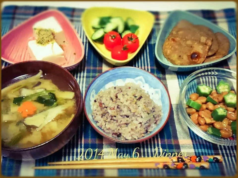 Snapdishの料理写真:夕飯🍴冷蔵庫在庫一掃味噌汁と色々|鶏皮ハツさん