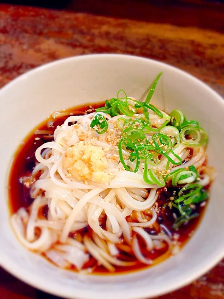 〆は稲庭うどん。麺ツルコシ、出汁うま〜。(^.^)|えすとさん