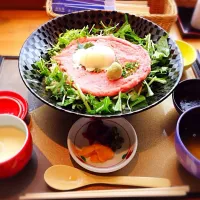 Snapdishの料理写真:とろ月見丼|Ackeyさん